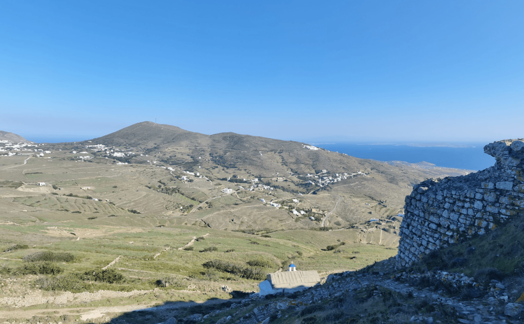 Το άγαλμα του Ιησού της Ιερής καρδιάς στο ομώνυμο μοναστήρι του Εξώμβουργου